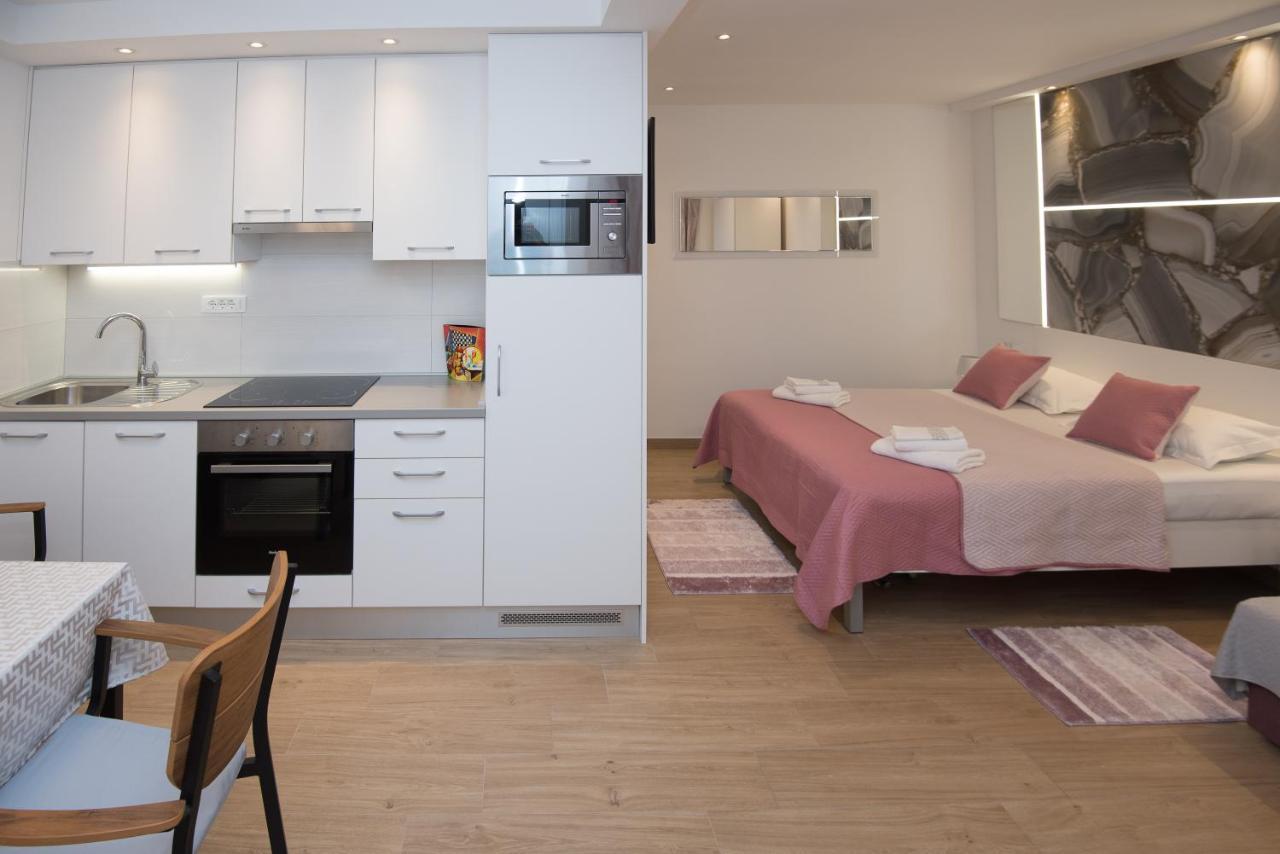Luxury Studio Apartment Honeymoon Split Exterior foto